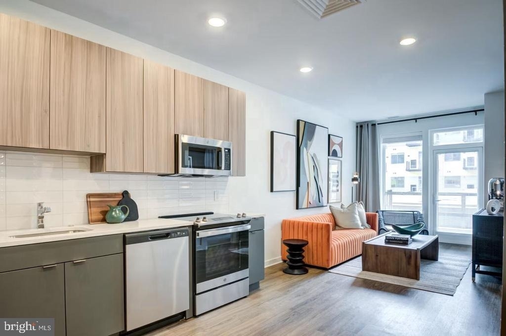 525 N Christopher Columbus Boulevard - Photo 20