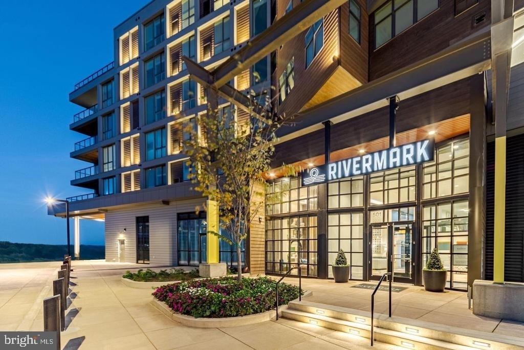 525 N Christopher Columbus Boulevard - Photo 18