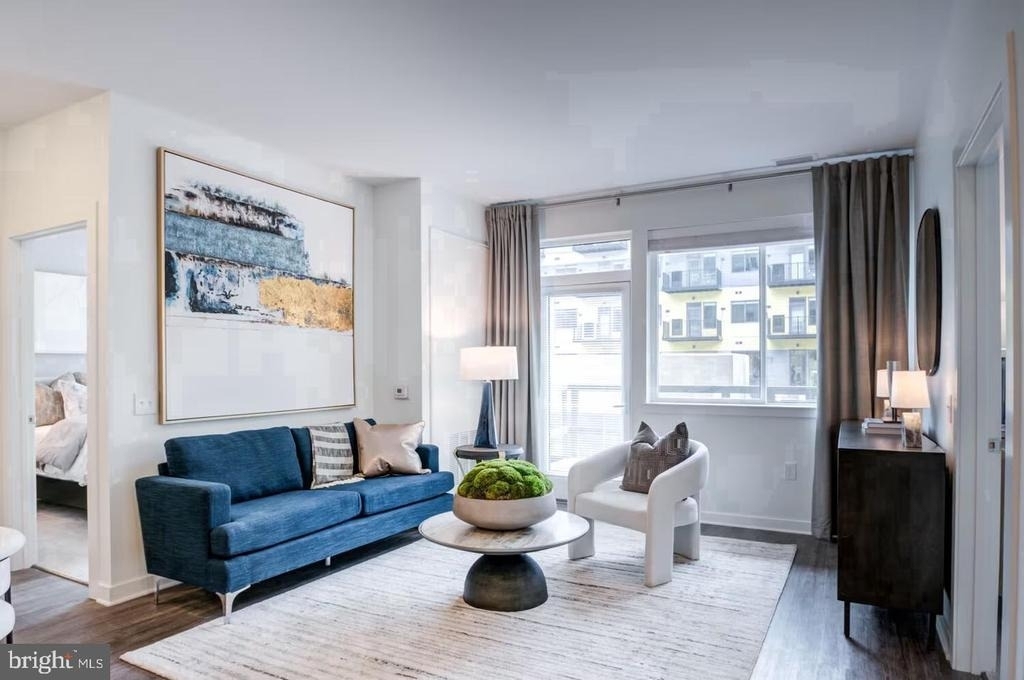 525 N Christopher Columbus Boulevard - Photo 5