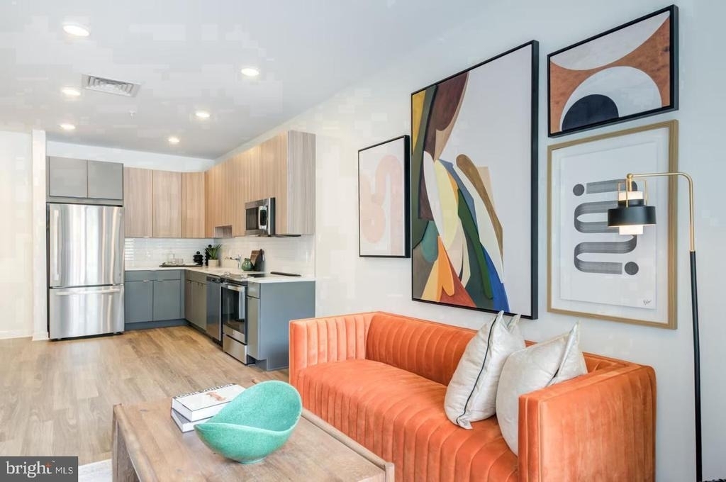 525 N Christopher Columbus Boulevard - Photo 21