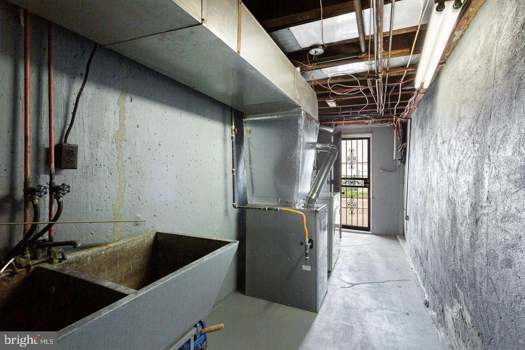 7675 Overbrook Avenue - Photo 11