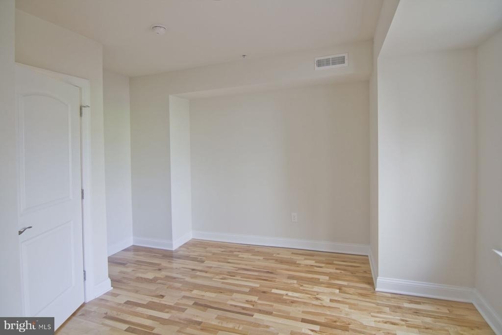 1142 N Hope Street - Photo 3