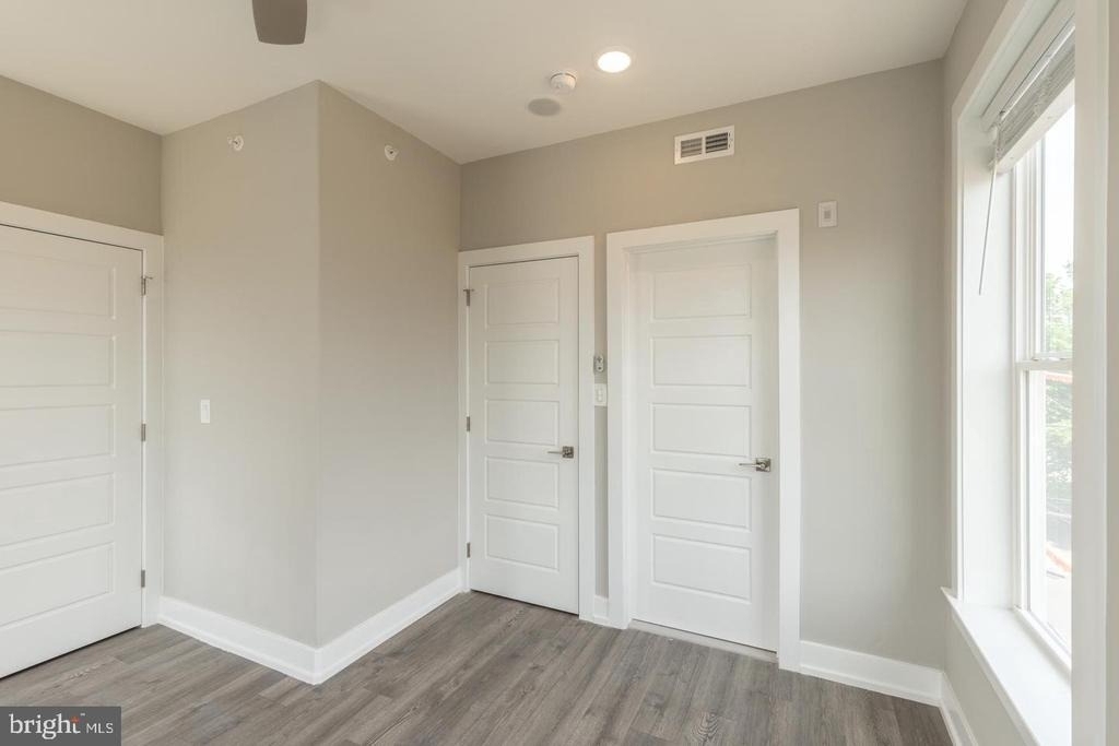 920 W Susquehanna Avenue - Photo 22