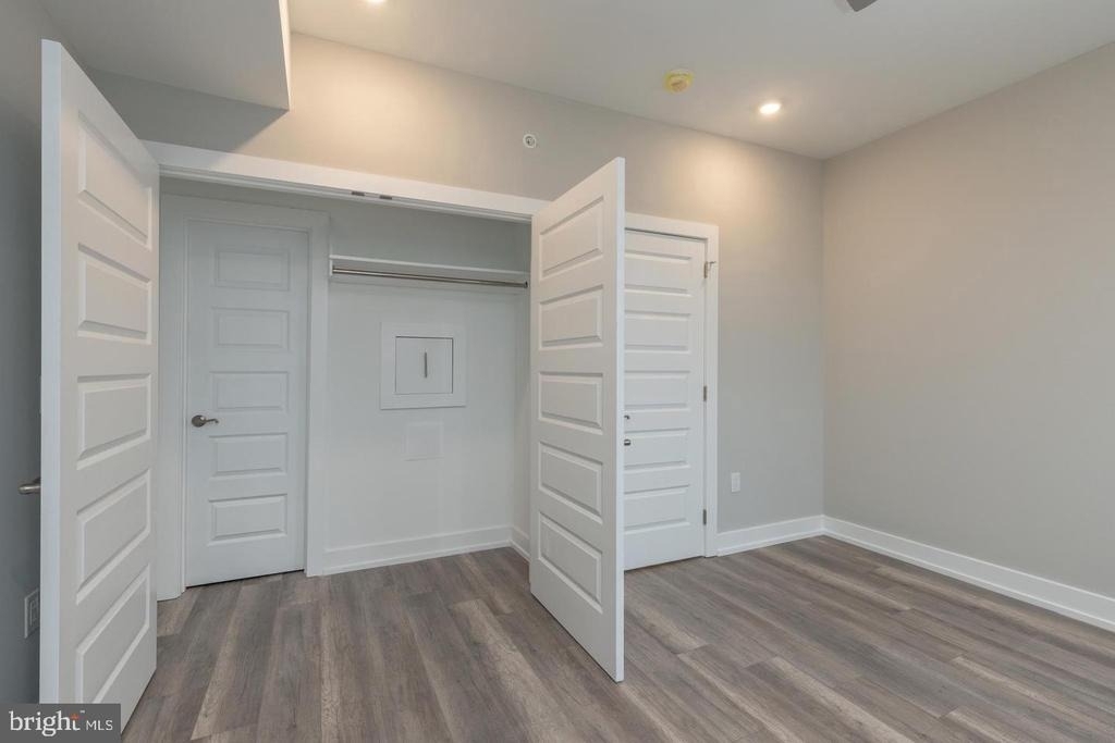 137 W Huntingdon Street - Photo 16