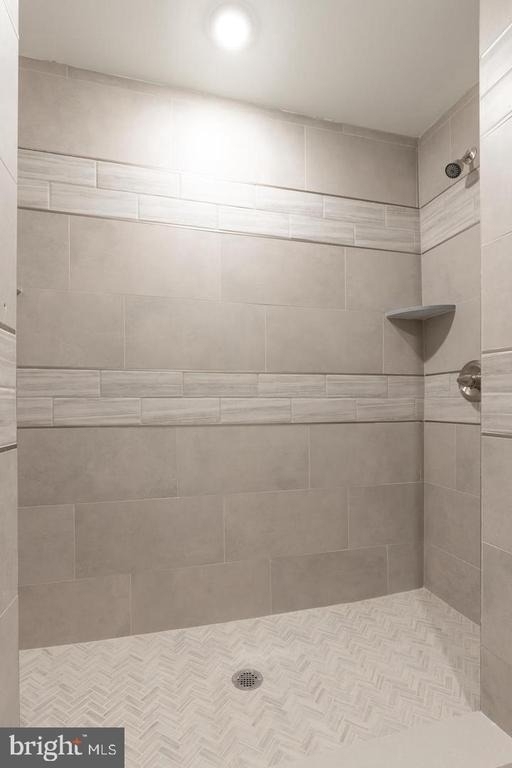 137 W Huntingdon Street - Photo 19