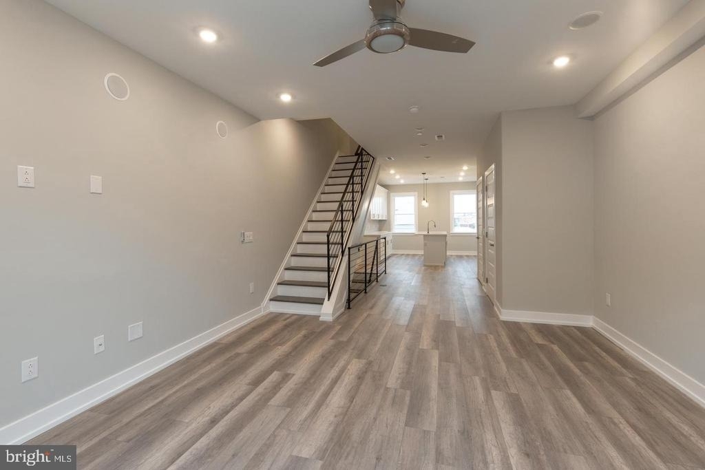 137 W Huntingdon Street - Photo 7