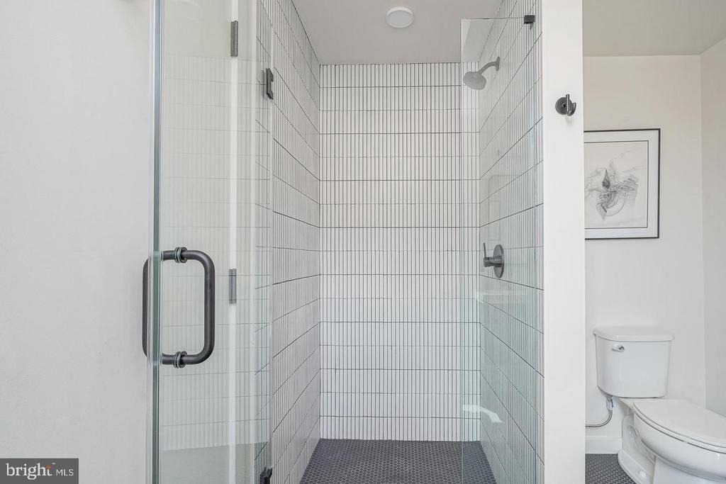 1301 Bainbridge Street - Photo 17