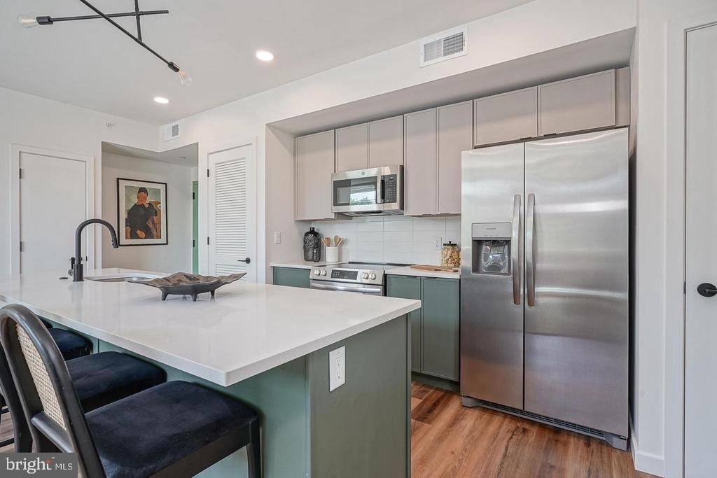 1301 Bainbridge Street - Photo 5