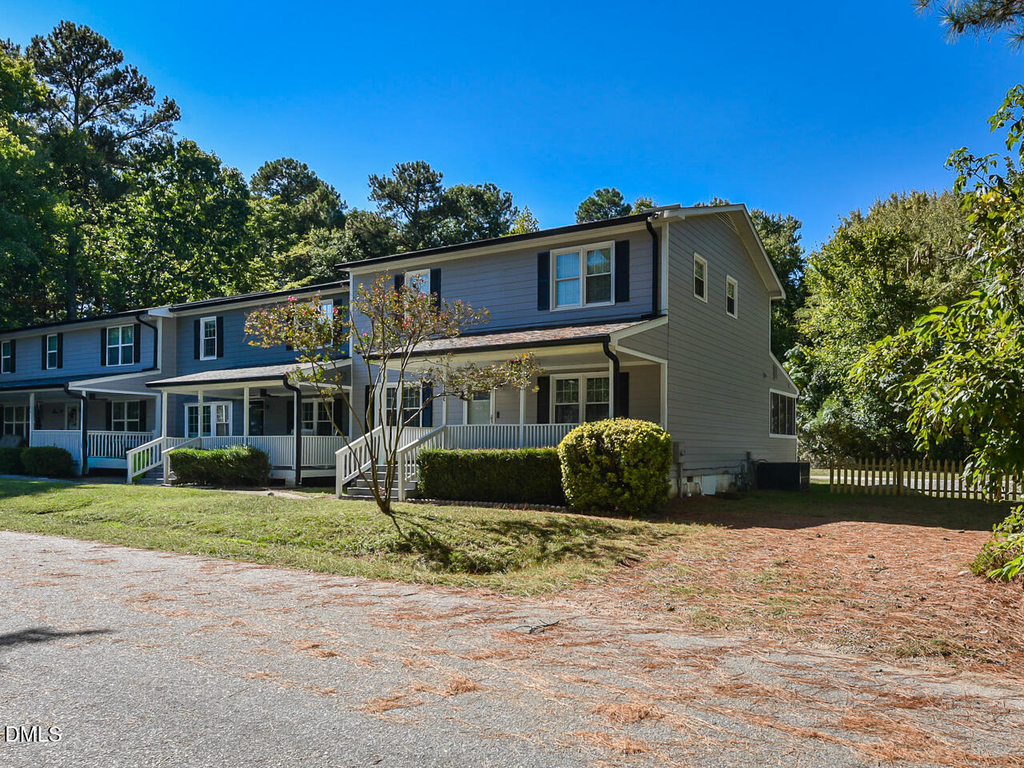 225 Douglas Street - Photo 0