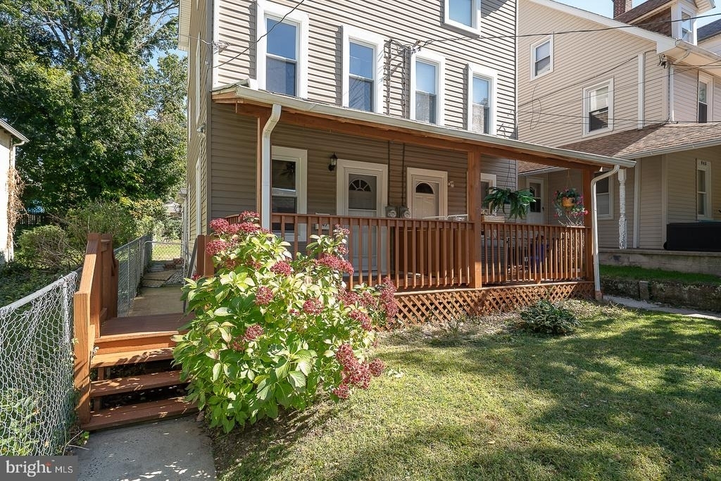 947 Glenbrook Avenue - Photo 1