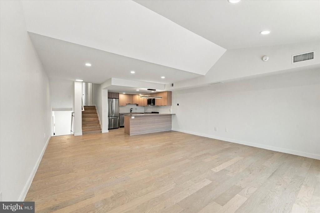 30 N Waterloo Road - Photo 6
