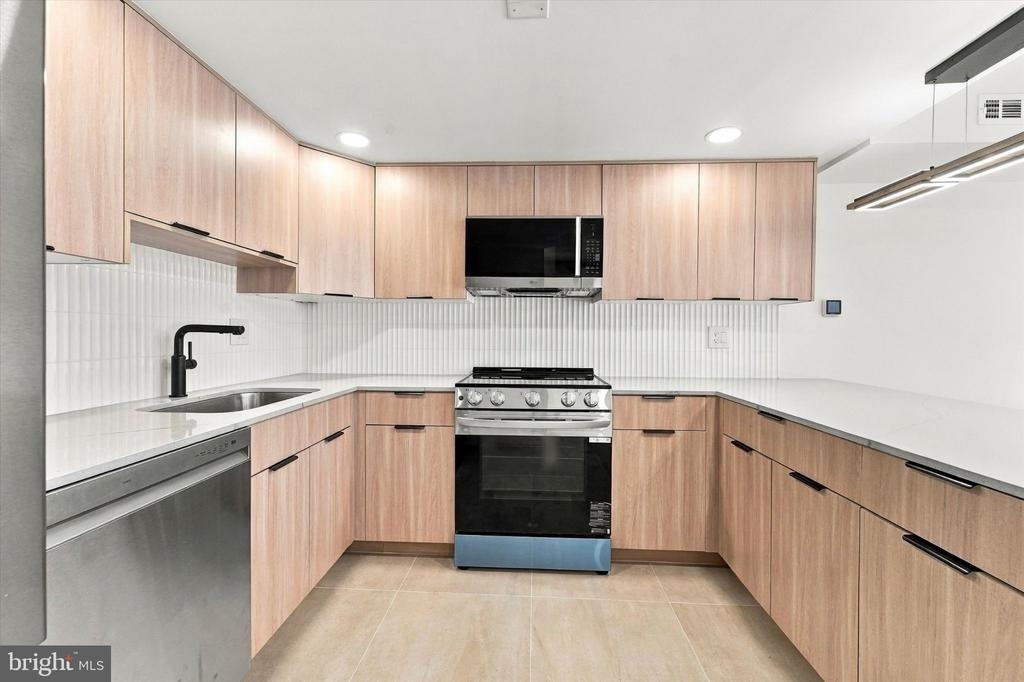 30 N Waterloo Road - Photo 4