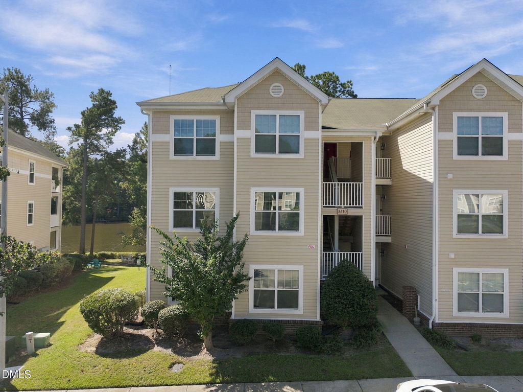 3310 Harbour Pointe Place - Photo 0