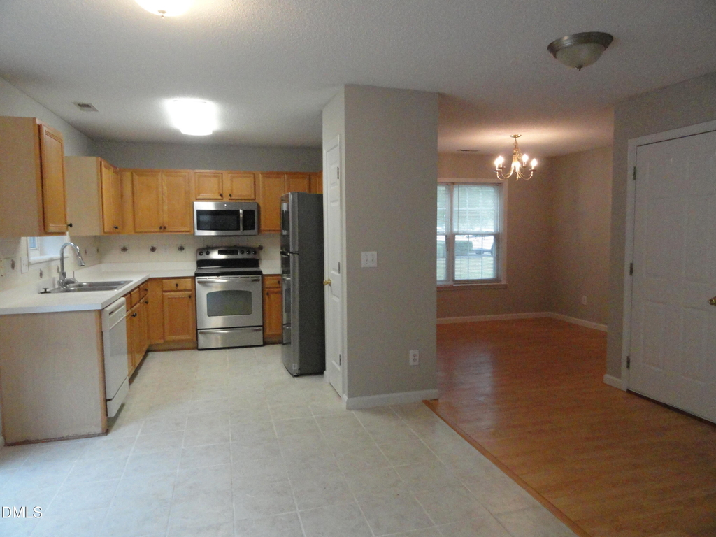 403 Stonecreek Drive - Photo 5
