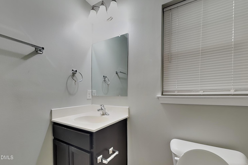 417 E Hinton Street - Photo 6