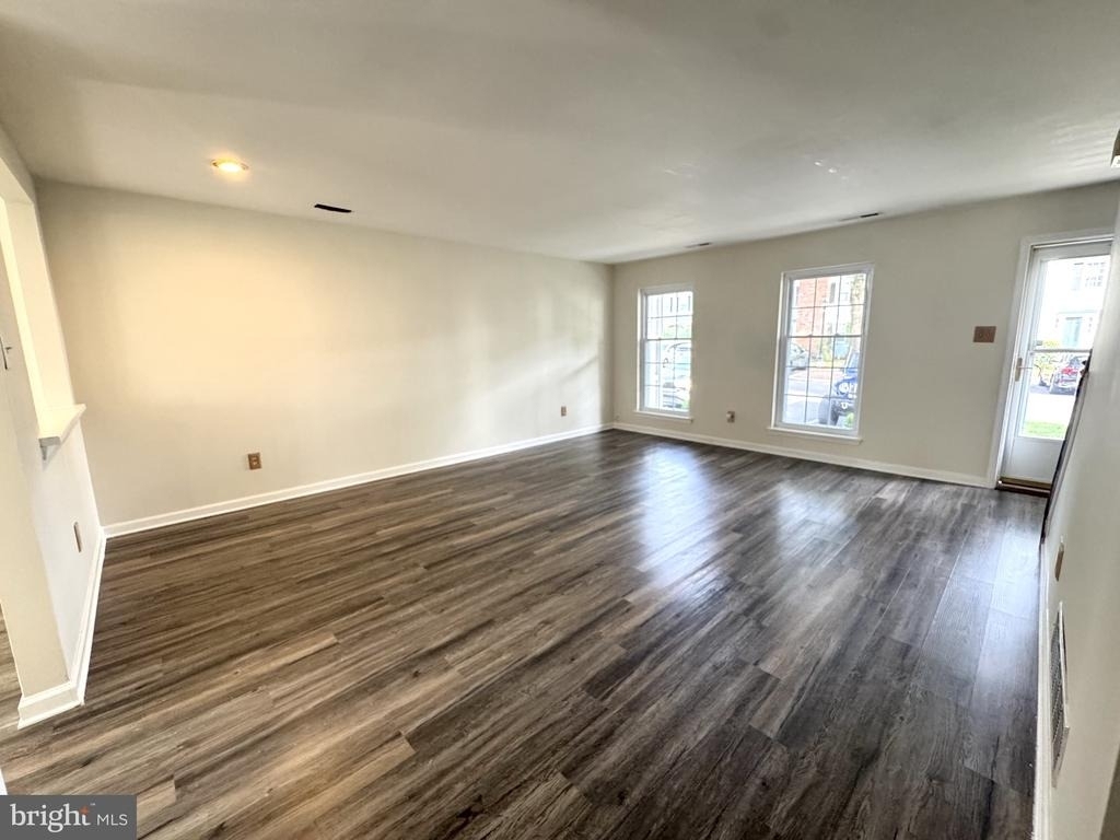 257 Liberty Drive - Photo 3