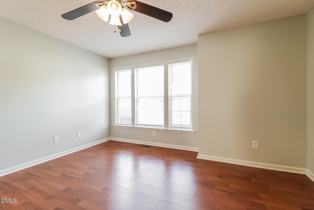 928 Shannondale Drive - Photo 12