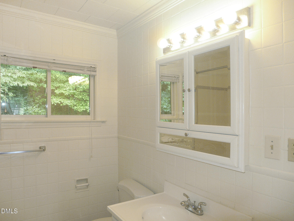 719 Hillsborough Street - Photo 11