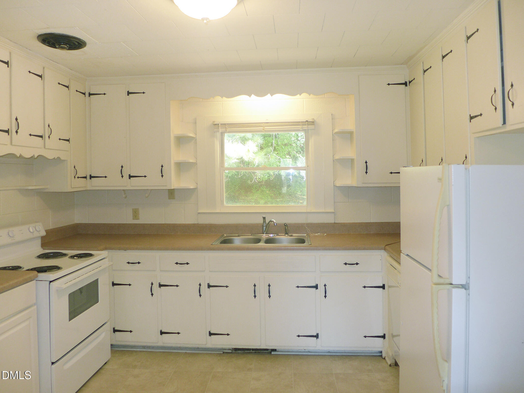 719 Hillsborough Street - Photo 6