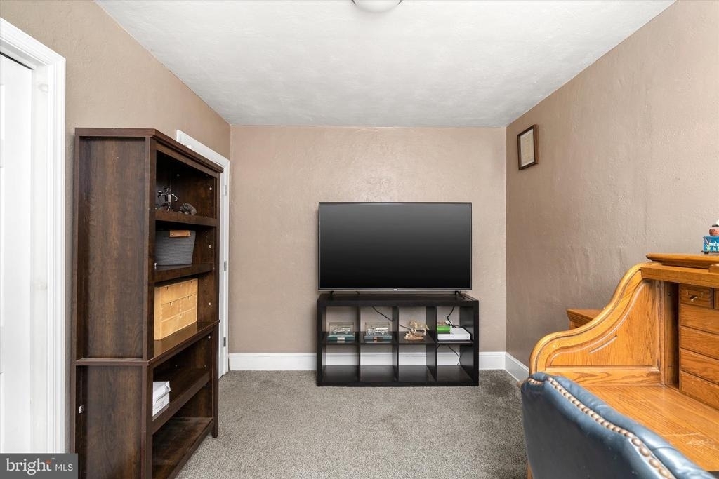 2734 Quakerbridge Road - Photo 17