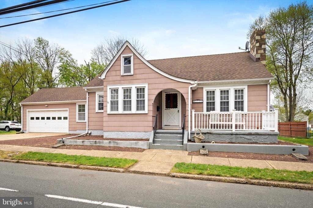 2734 Quakerbridge Road - Photo 0