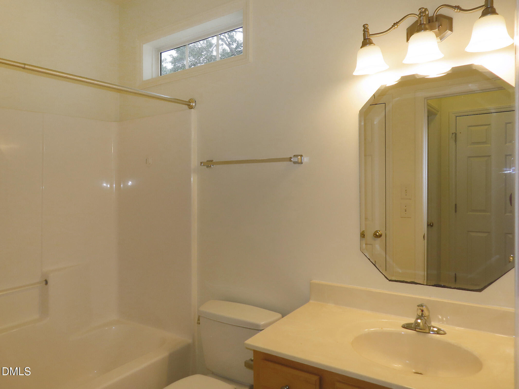 305 W Poplar Avenue - Photo 7