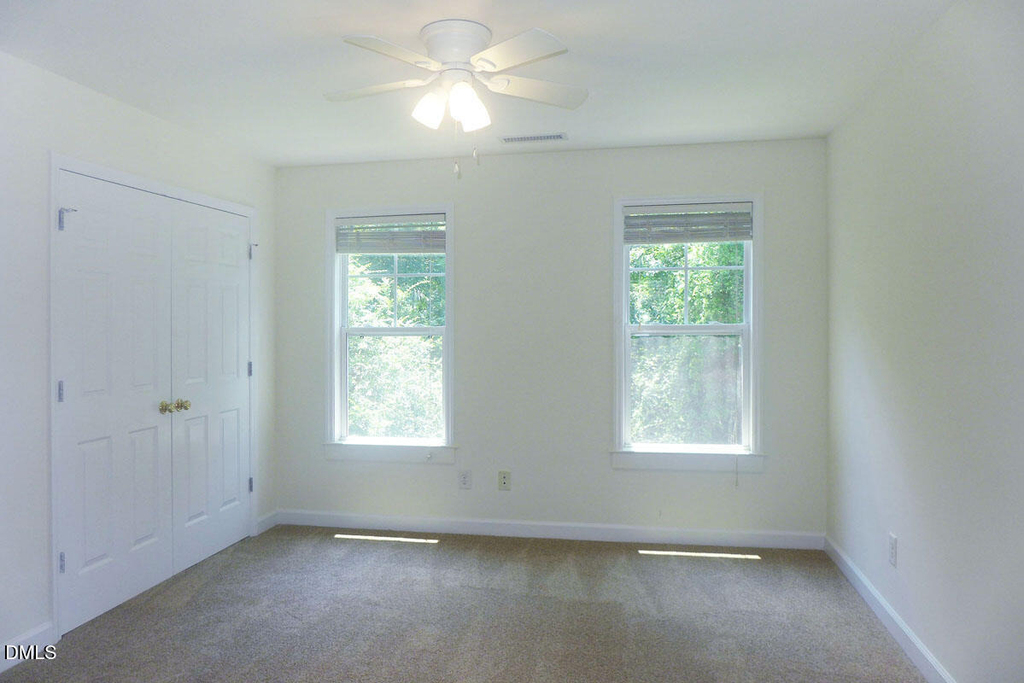 305 W Poplar Avenue - Photo 8