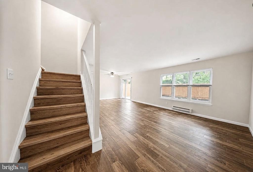 205 Chaucer Court - Photo 1