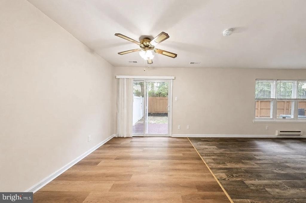 205 Chaucer Court - Photo 4