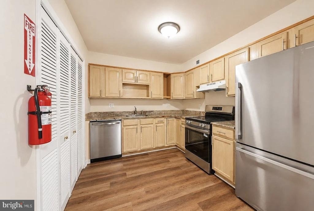 205 Chaucer Court - Photo 6