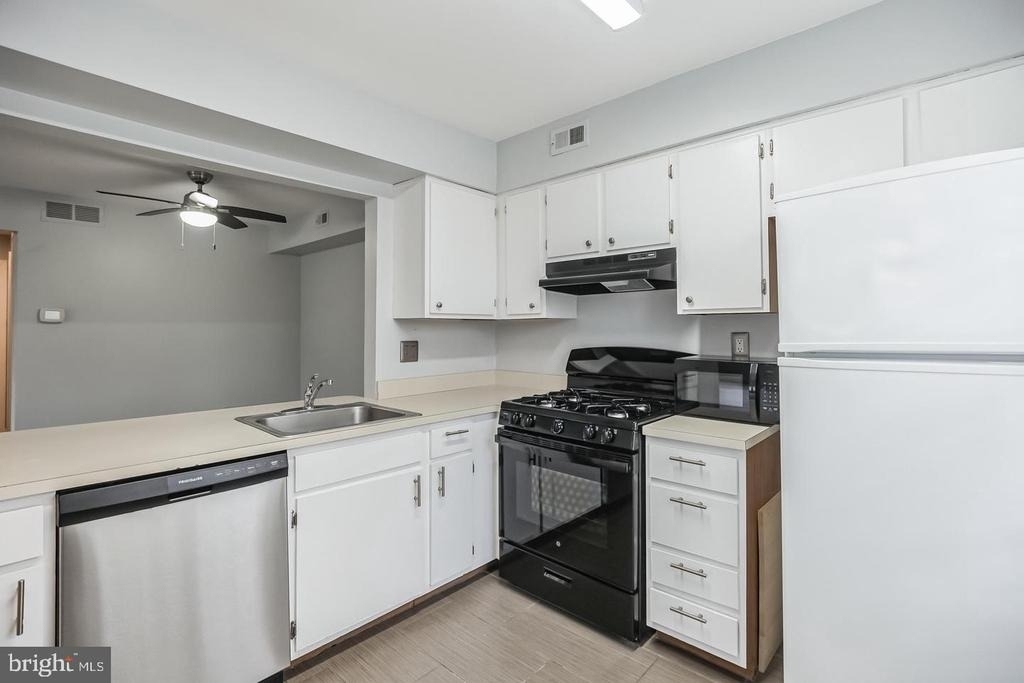 207 Sedgefield Drive - Photo 7