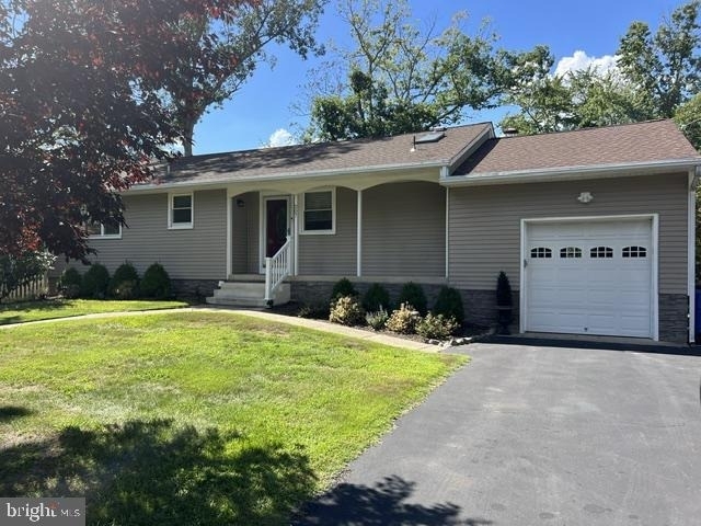 207 E Lake Boulevard - Photo 1