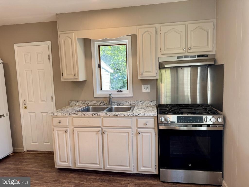 206 Arch Street - Photo 8