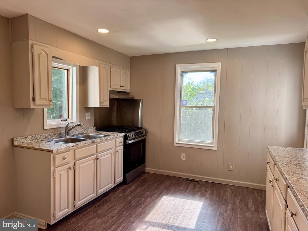 206 Arch Street - Photo 7