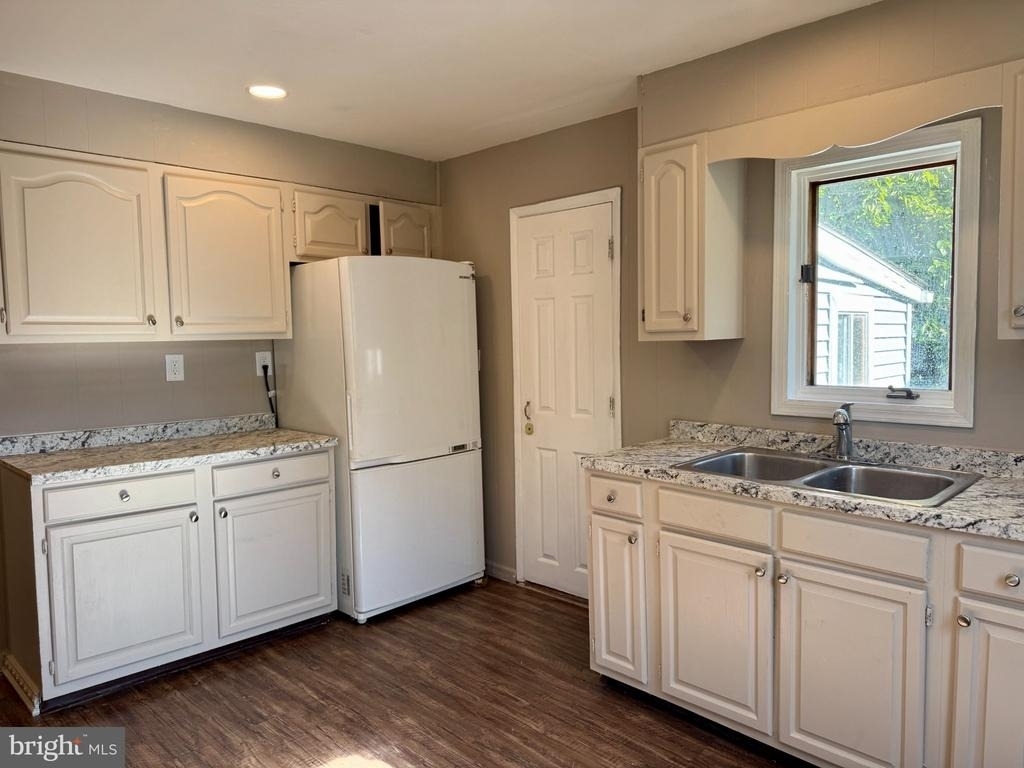 206 Arch Street - Photo 9