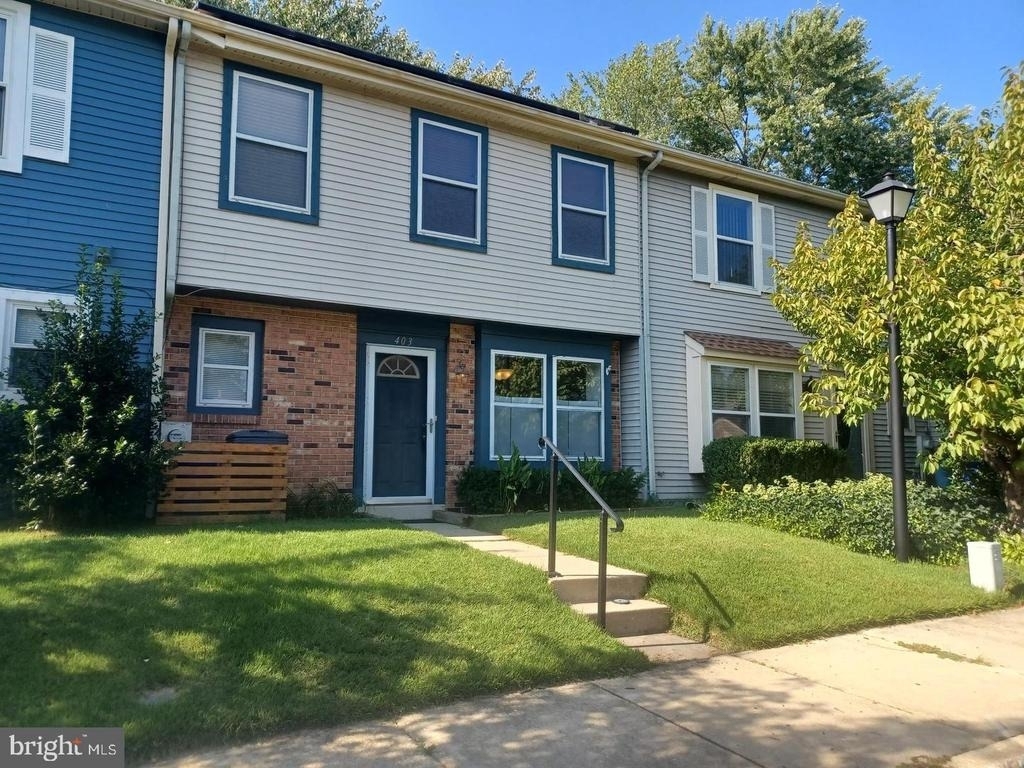 403 Roberts Lane - Photo 0