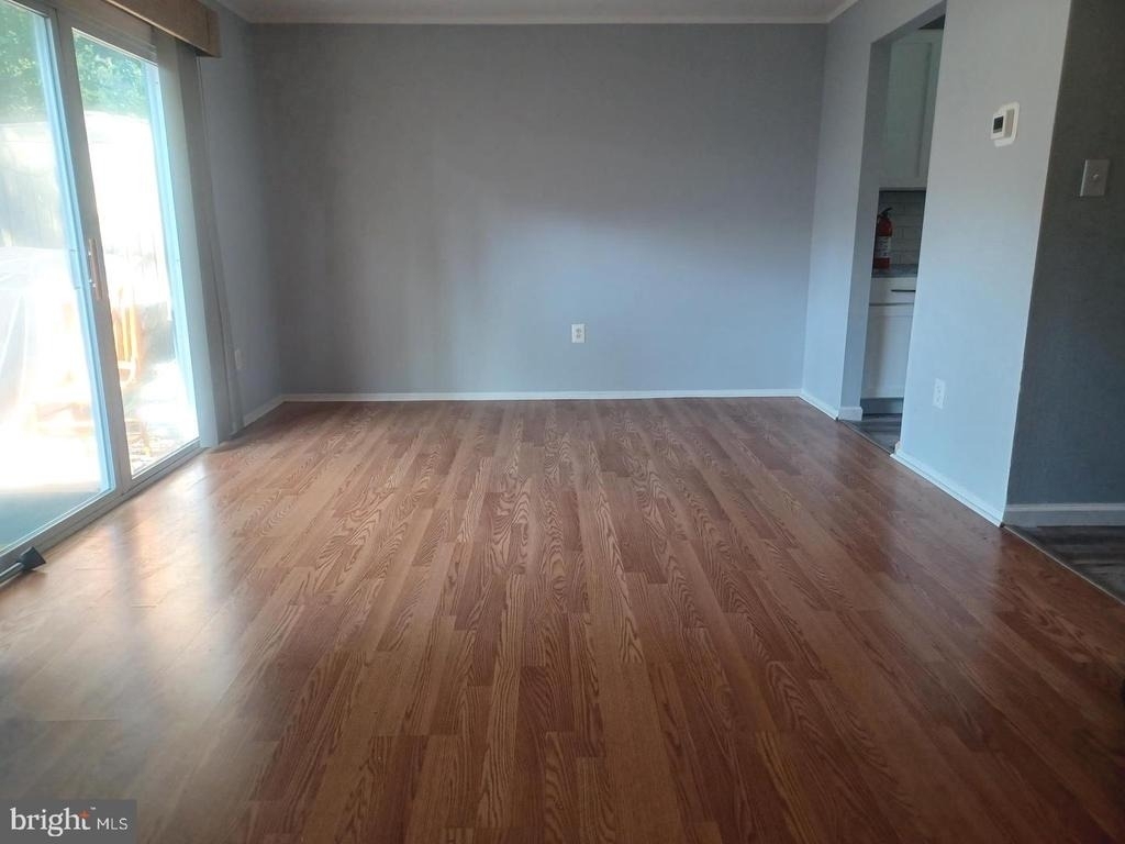 403 Roberts Lane - Photo 2