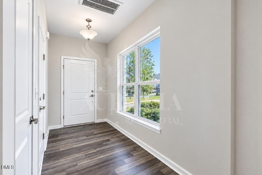 1110 Crater Lake Way - Photo 2