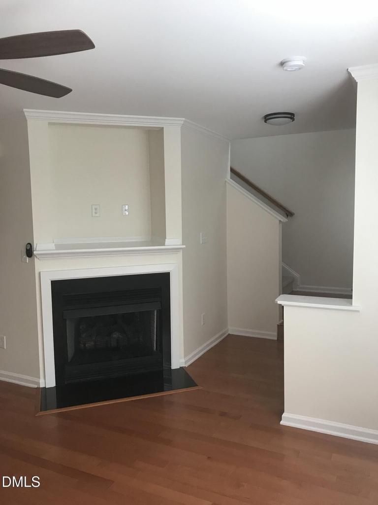9807 Castain Drive - Photo 2