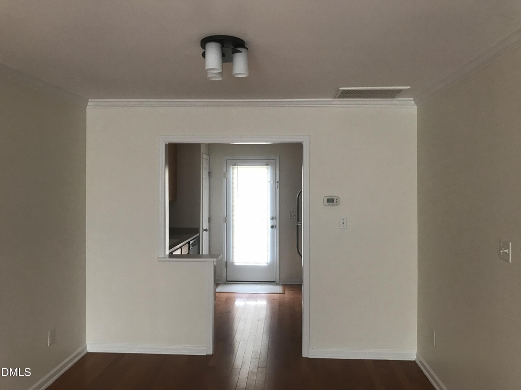 9807 Castain Drive - Photo 8