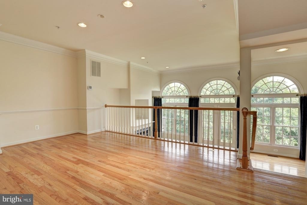 311 Oak Knoll Terrace - Photo 6