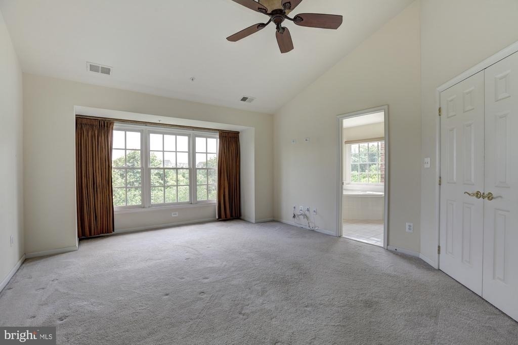311 Oak Knoll Terrace - Photo 18