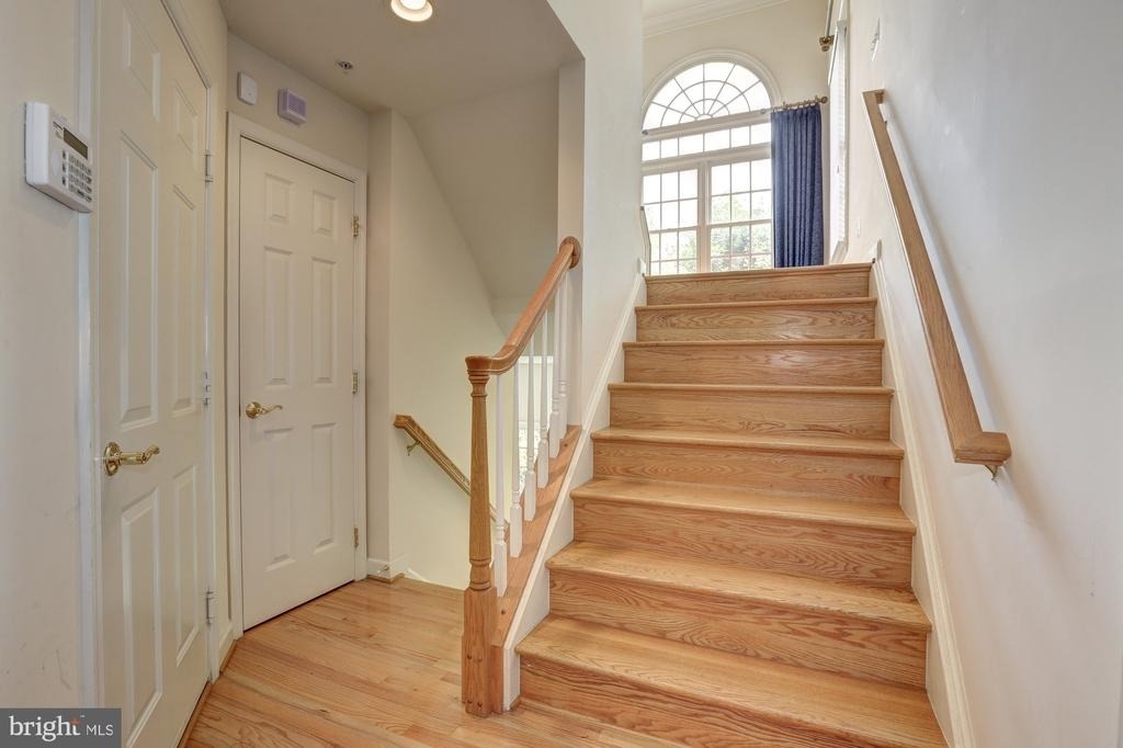 311 Oak Knoll Terrace - Photo 1