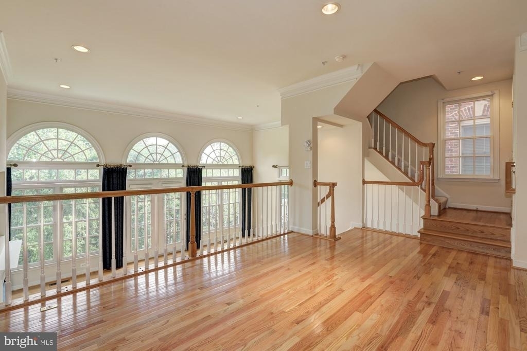 311 Oak Knoll Terrace - Photo 7
