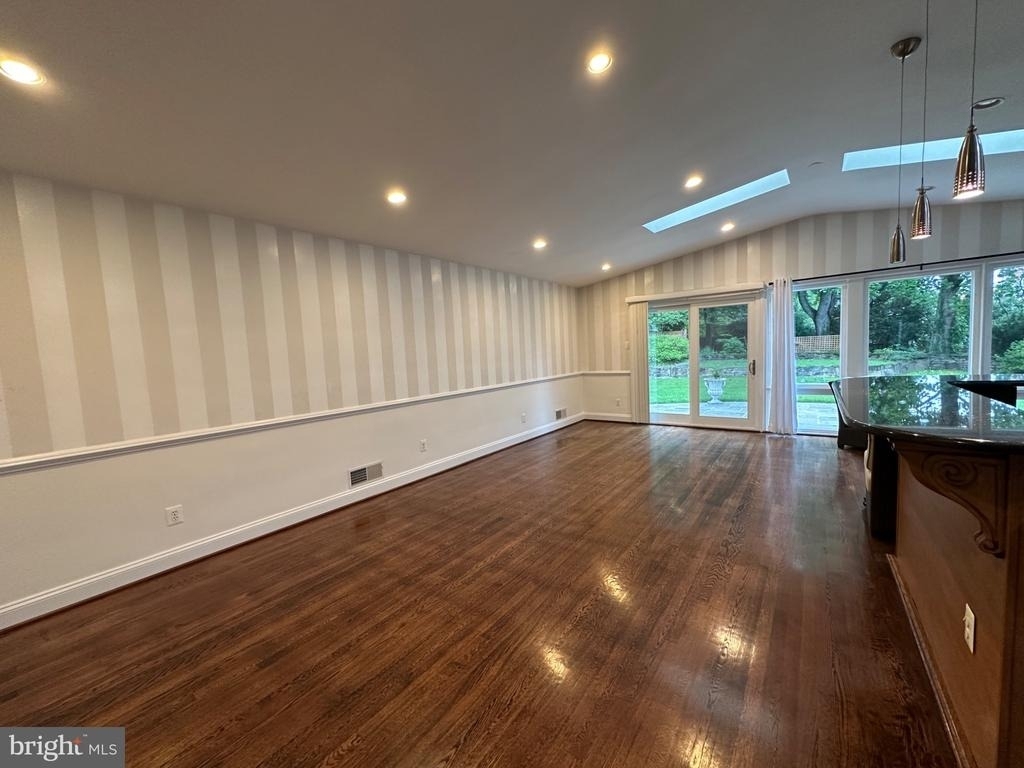 9203 Cedarcrest Drive - Photo 14