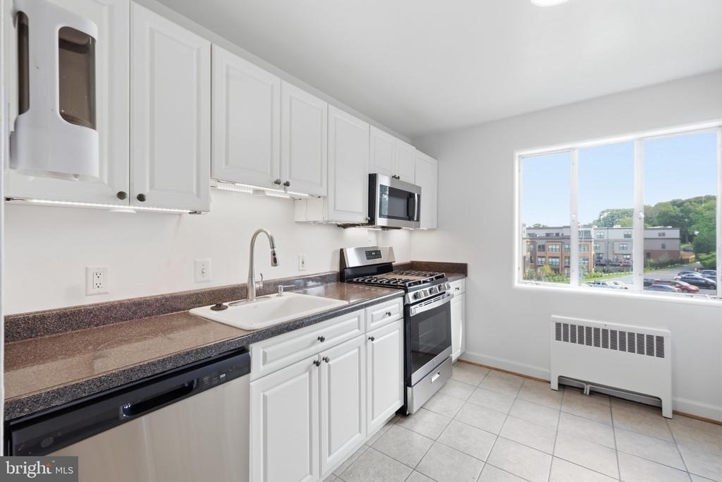 5301 Westbard Circle - Photo 5