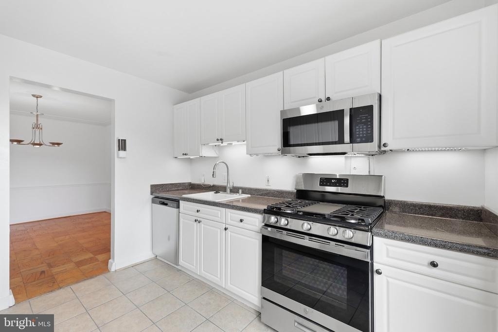 5301 Westbard Circle - Photo 9