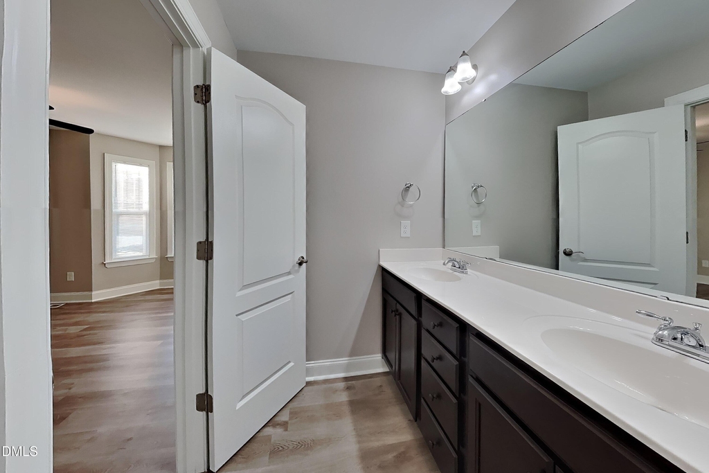 282 Oxfordshire Drive - Photo 7
