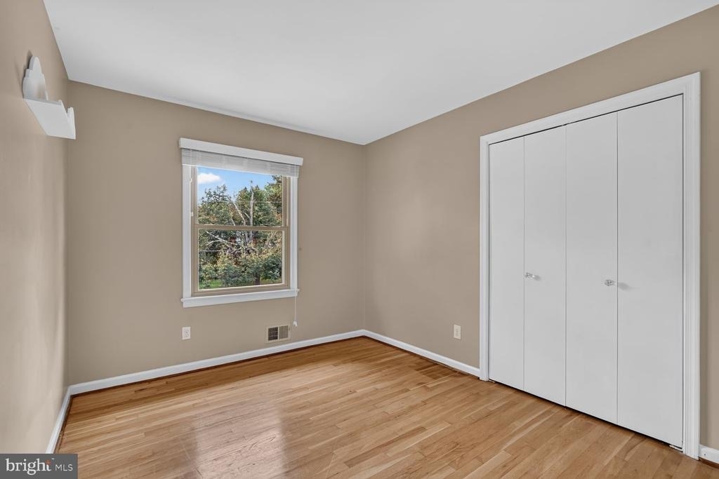 822 Loxford Terrace - Photo 16