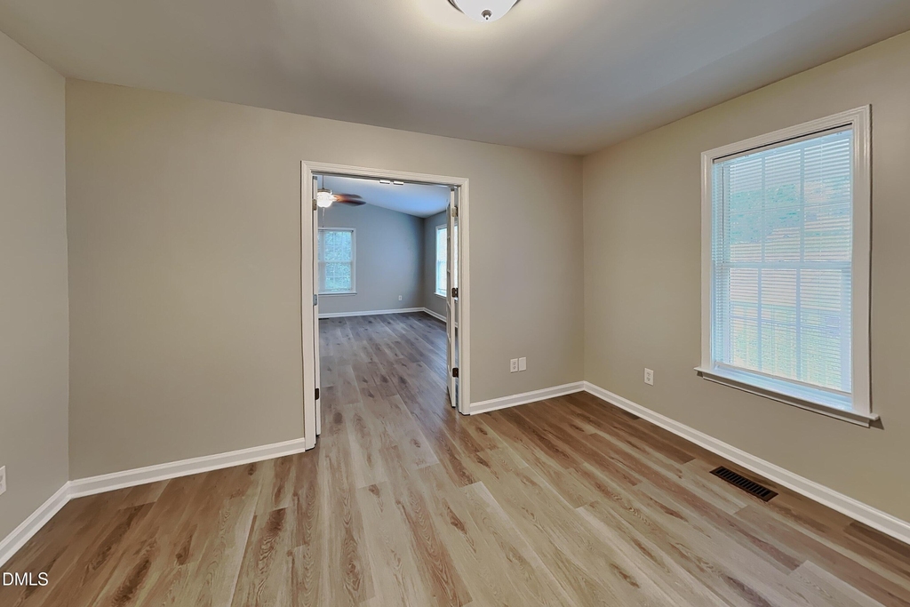 3012 Brittany Drive - Photo 4